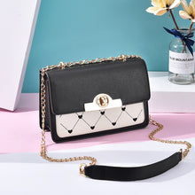 Load image into Gallery viewer, Heart-shaped Embroidery Shoulder Bag