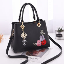 Load image into Gallery viewer, Flowers Embroidery Crane Shoulder Bags