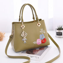 Load image into Gallery viewer, Flowers Embroidery Crane Shoulder Bags